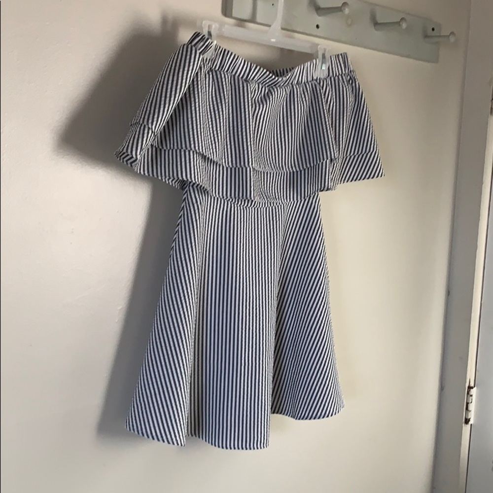 MISGUIDED STRIPED RUFFLE DRESS - Picture 8 of 9